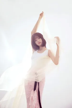 张艺上甜美性感七夕写真图片