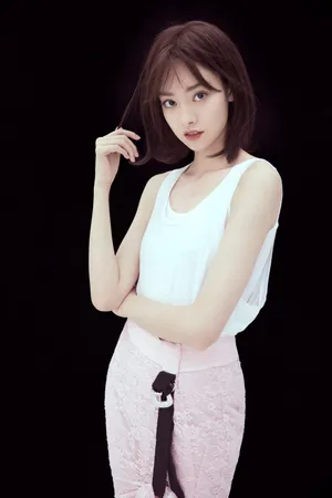 张艺上甜美性感七夕写真图片_1