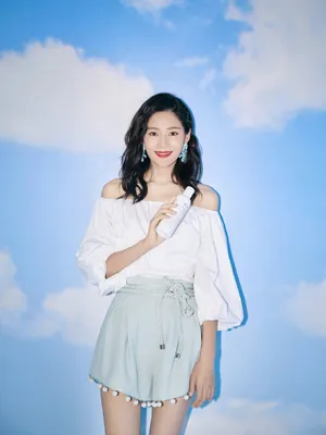 王媛可纯白优雅活动图片_3