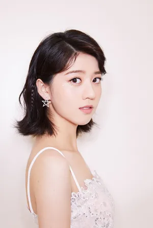 李凯馨性感优雅写真图片