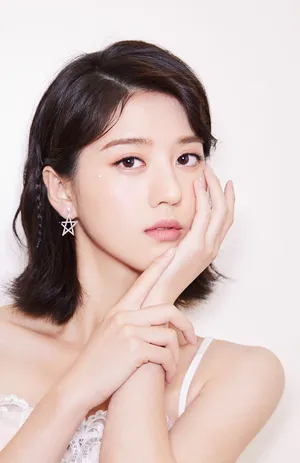 李凯馨性感优雅写真图片_2