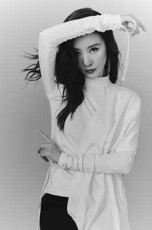 张萌时尚御姐黑白写真图片_4
