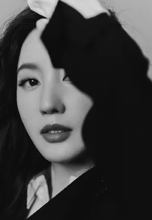 张萌时尚御姐黑白写真图片_5