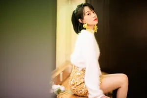 宋茜反季节毛衣短裙性感图片_4