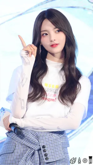 杨超越甜美代言活动图片_3