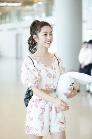 宣璐甜美可爱机场照图片