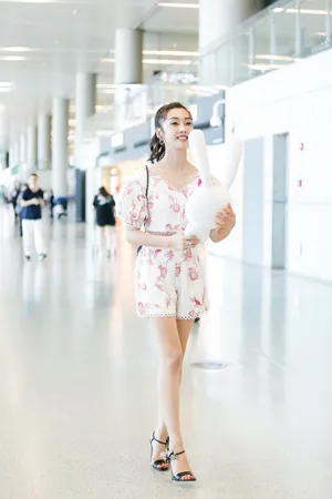 宣璐甜美可爱机场照图片_5