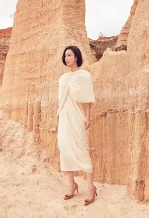 佟丽娅性感时尚写真图片_5