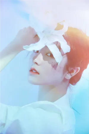 李兰迪梦幻光影写真图片