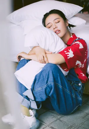 马思纯羊角辫活力清纯写真_3