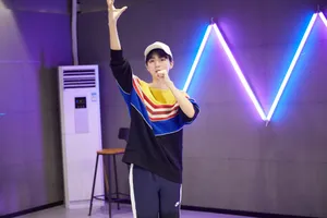 王俊凯俊朗帅气彩排图片_5