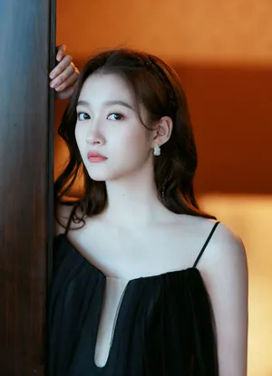 关晓彤黑色纱裙性感写真图片_1