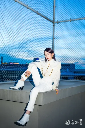 孟美岐复古宫廷风写真图片_2