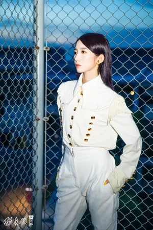 孟美岐复古宫廷风写真图片_8
