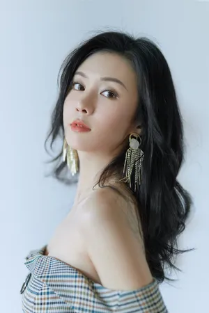 郑合惠子性感光影写真图片_2