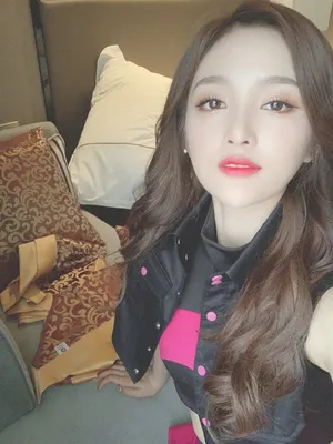 吴宣仪微博九宫格美照图片_8