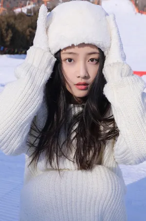 吴佳怡甜美俏皮冬日写真图片_2