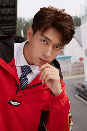 李现休闲运动风写真图片_2