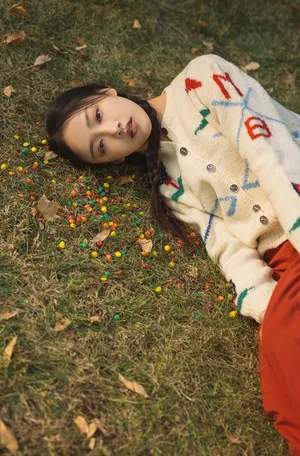 吴佳怡清新可爱秋季写真图片_2