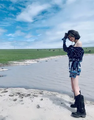 火箭少女段奥娟旅拍照图片_5