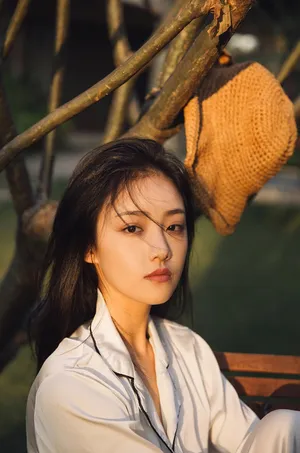 吴佳怡简约随性写真图片_5