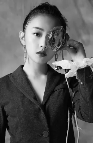 吴佳怡时尚干练写真图片_1