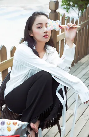 吴佳怡时髦个性写真图片_2