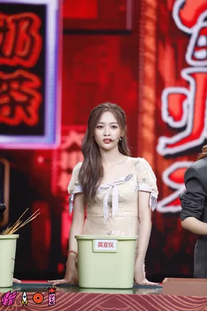 吴宣仪天天向上甜美剧照图片_6