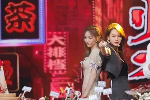 戚薇吴宣仪天天向上甜美图片_4