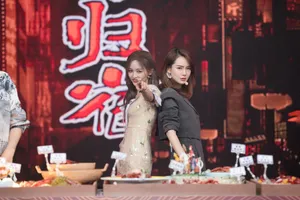 戚薇吴宣仪天天向上甜美图片_6