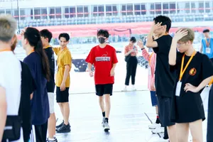 易烊千玺六周年演唱会花絮照图片_4