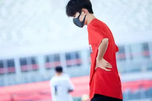 易烊千玺六周年演唱会花絮照图片_5