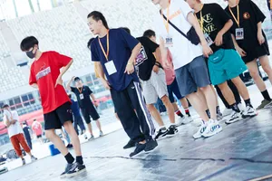 易烊千玺六周年演唱会花絮照图片_8