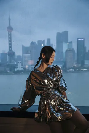 袁姗姗银色流光裙活动图片_7