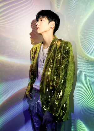 TFBOYS王源六周年帅气写真图片