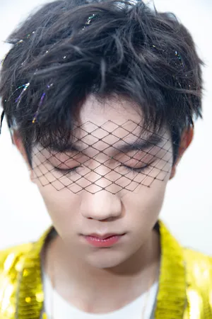 TFBOYS王源六周年帅气写真图片_6