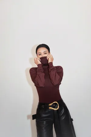 那英简洁质感写真图片