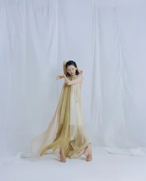 苗苗温婉宁静写真图片_6