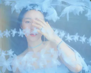 江一燕蓝色蛋糕裙气质性感图片_4
