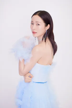 江一燕蓝色蛋糕裙气质性感图片_5