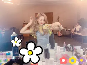 吴宣仪黄发性感自拍照图片_6