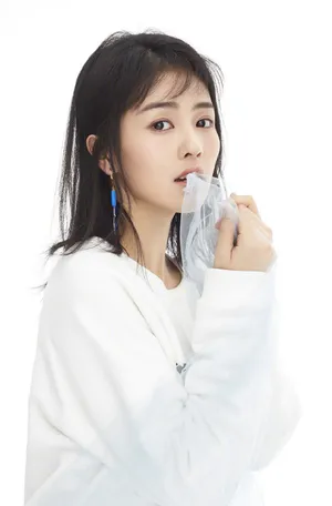 白鹿清新简约时尚写真图片_2