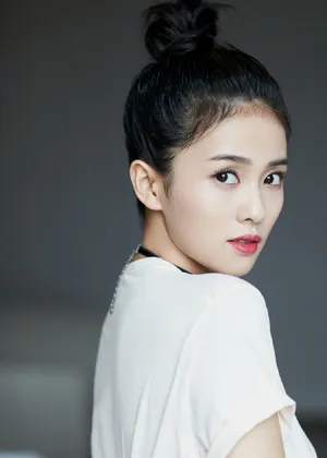 白鹿清爽甜美活动写真图片