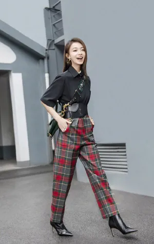 吴谨言时髦个性写真图片_2