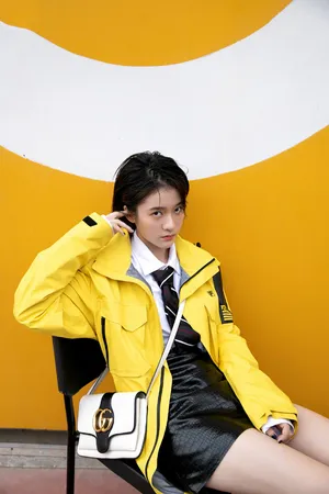 张雪迎休闲率性写真图片_3