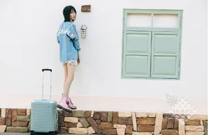 李溪芮清新活力街拍图片_4