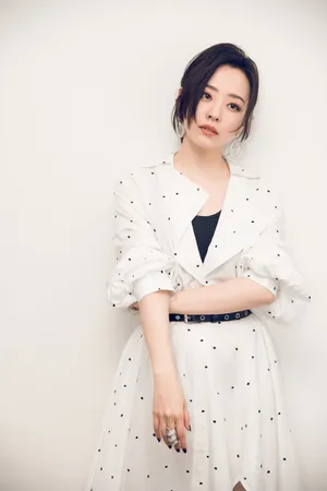张靓颖精致优雅写真图片_3