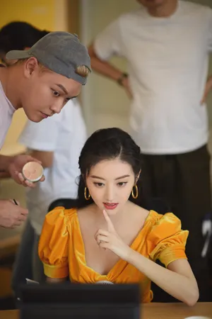 景甜温婉恬静写真图片