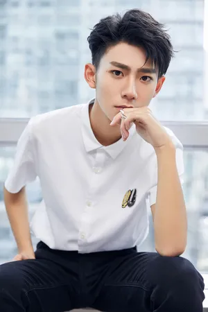 刘家祎帅气图片_3