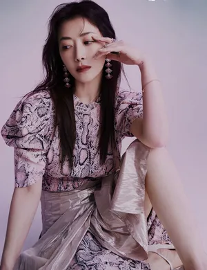 陈紫函异域风情性感时尚写真